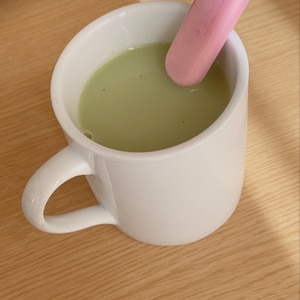 粉末の緑茶や青汁でも☆冷たい抹茶オレ